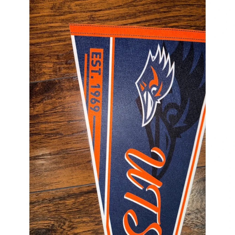 UTSA Roadrunners Felt Pennant University of Texas San Antonio Road Runners